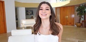 Brooke Monk faz sexo com modelos extremamente sexy que o tornam incapaz de controlar