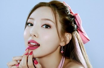 Nayeon duas vezes foi filmado secretamente enquanto fazia sexo com o namorado